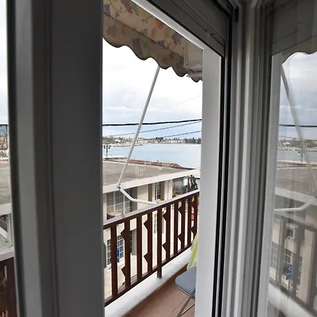 Elena's Seaside Apartment Agria