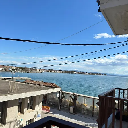 Elena's Seaside Apartment