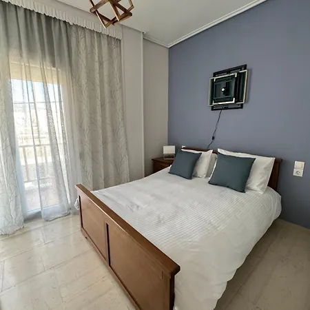 Elena's Seaside Apartment *
