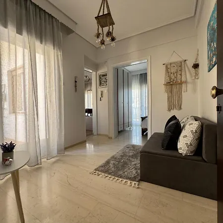 Elena's Seaside Apartment *